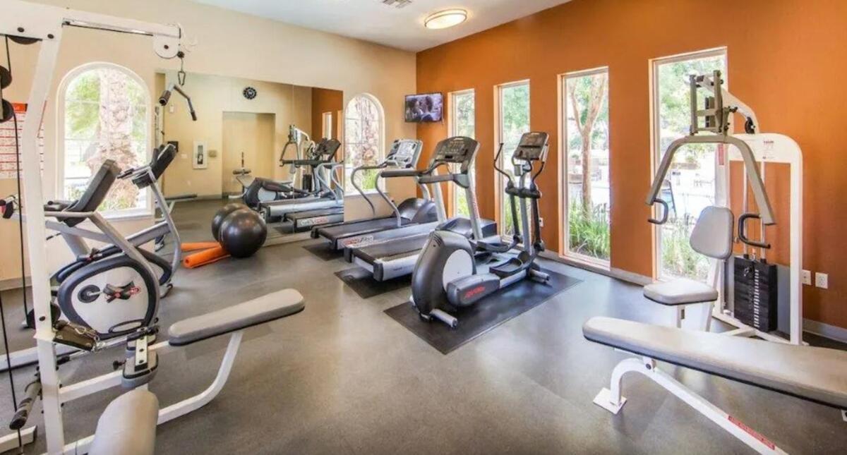 Bell Location Santa Clarita Exterior photo